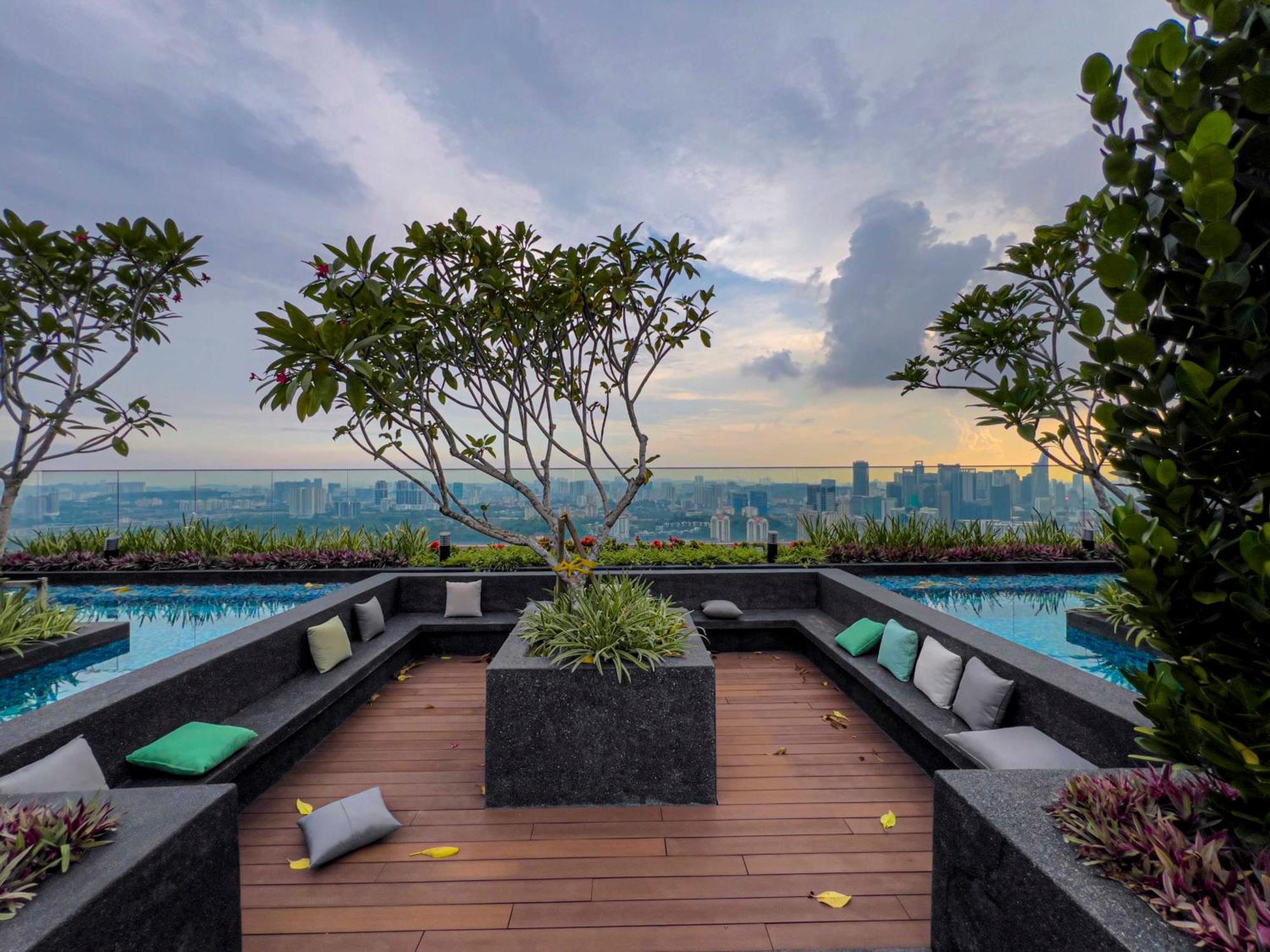 Sky Pool Suites Kl Sentral - Riveria City Kuala Lumpur Luaran gambar