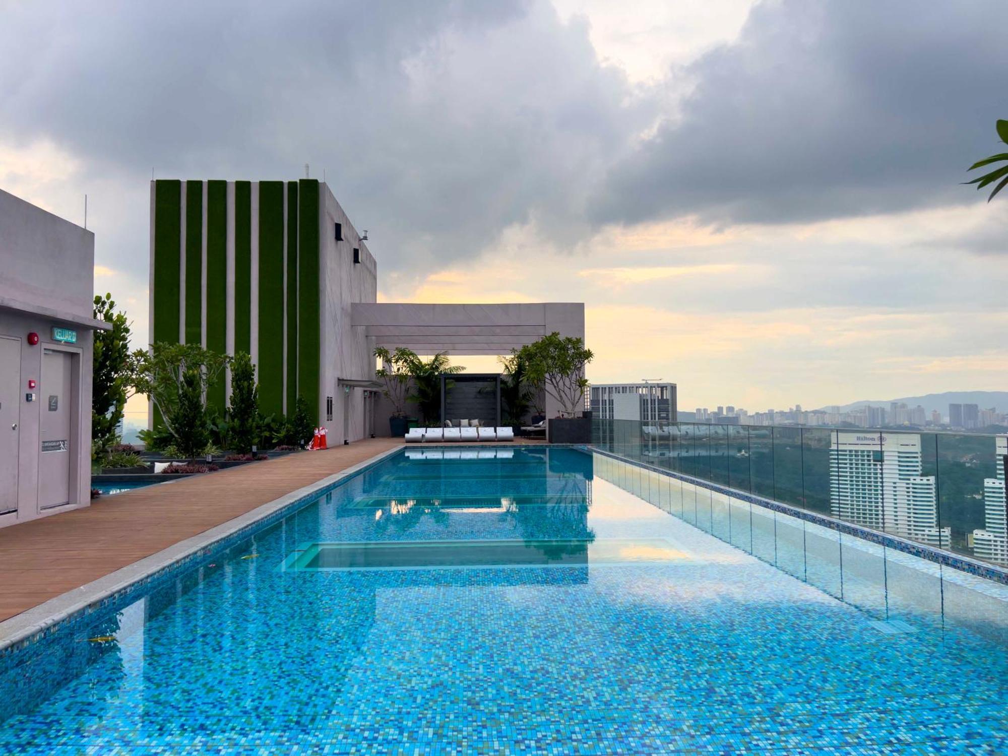 Sky Pool Suites Kl Sentral - Riveria City Kuala Lumpur Luaran gambar