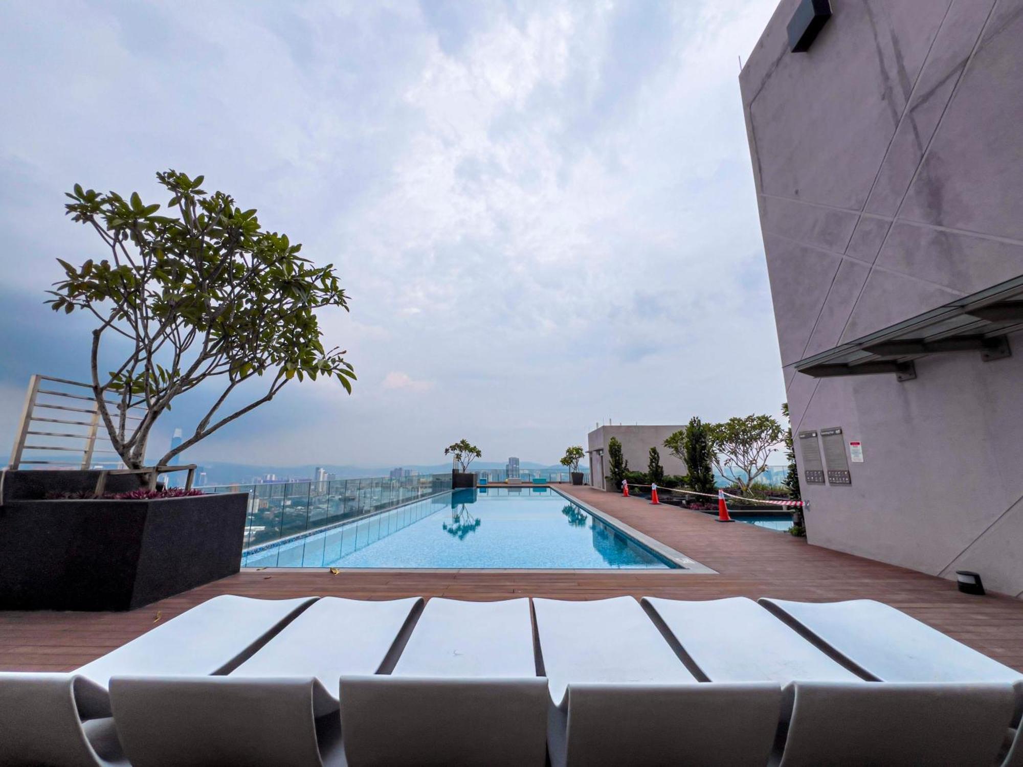 Sky Pool Suites Kl Sentral - Riveria City Kuala Lumpur Luaran gambar